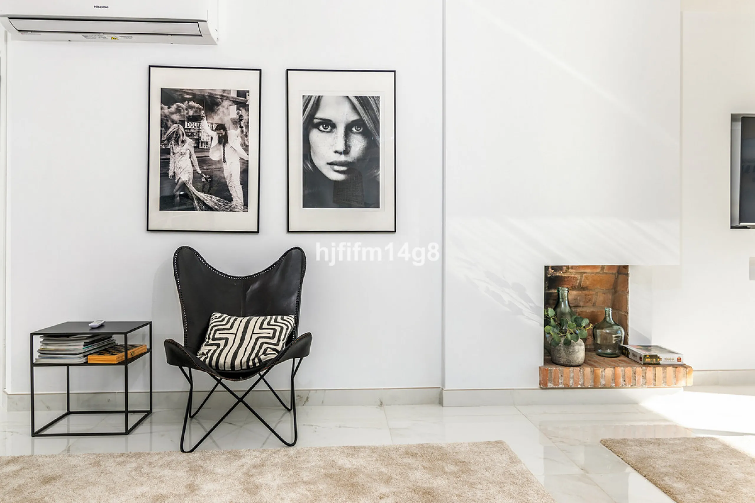 This beautifully reformed three-bedroom penthouse for sale in Los Dragos is ideally located in the sought-after Nueva Andalucia area of the Marbella area, offering an exceptional lifestyle with everyday conveniences right on the doorstep. Residents can en