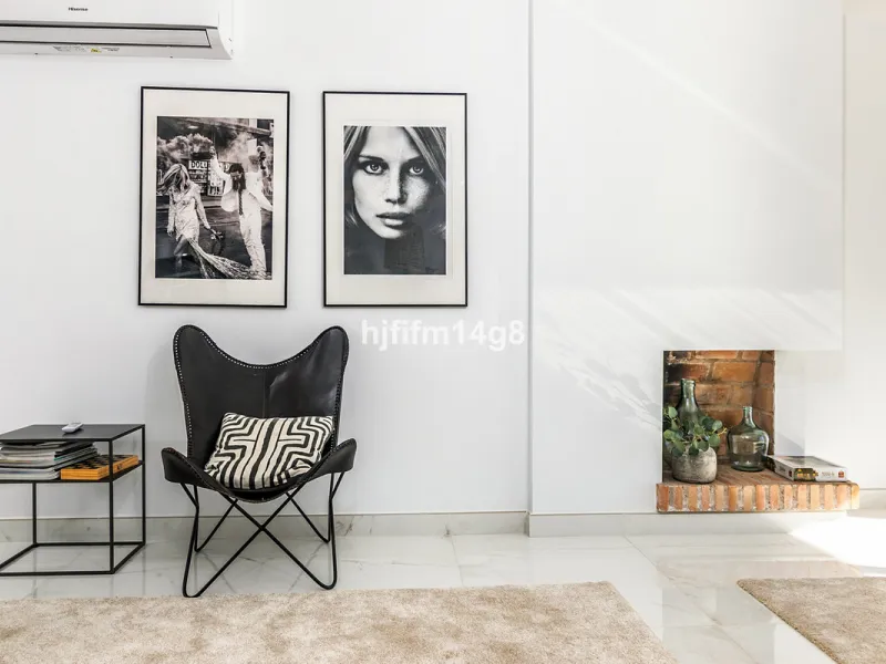 This beautifully reformed three-bedroom penthouse for sale in Los Dragos is ideally located in the sought-after Nueva Andalucia area of the Marbella area, offering an exceptional lifestyle with everyday conveniences right on the doorstep. Residents can en
