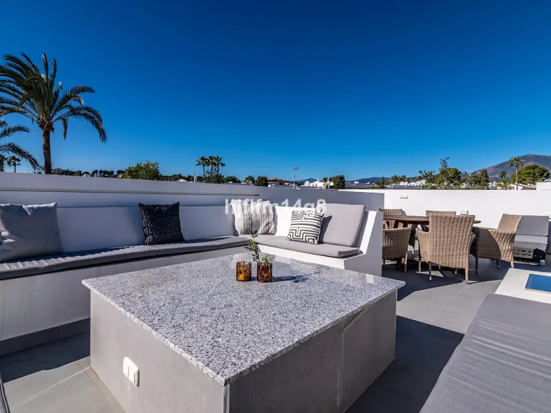 This beautifully reformed three-bedroom penthouse for sale in Los Dragos is ideally located in the sought-after Nueva Andalucia area of the Marbella area, offering an exceptional lifestyle with everyday conveniences right on the doorstep. Residents can en