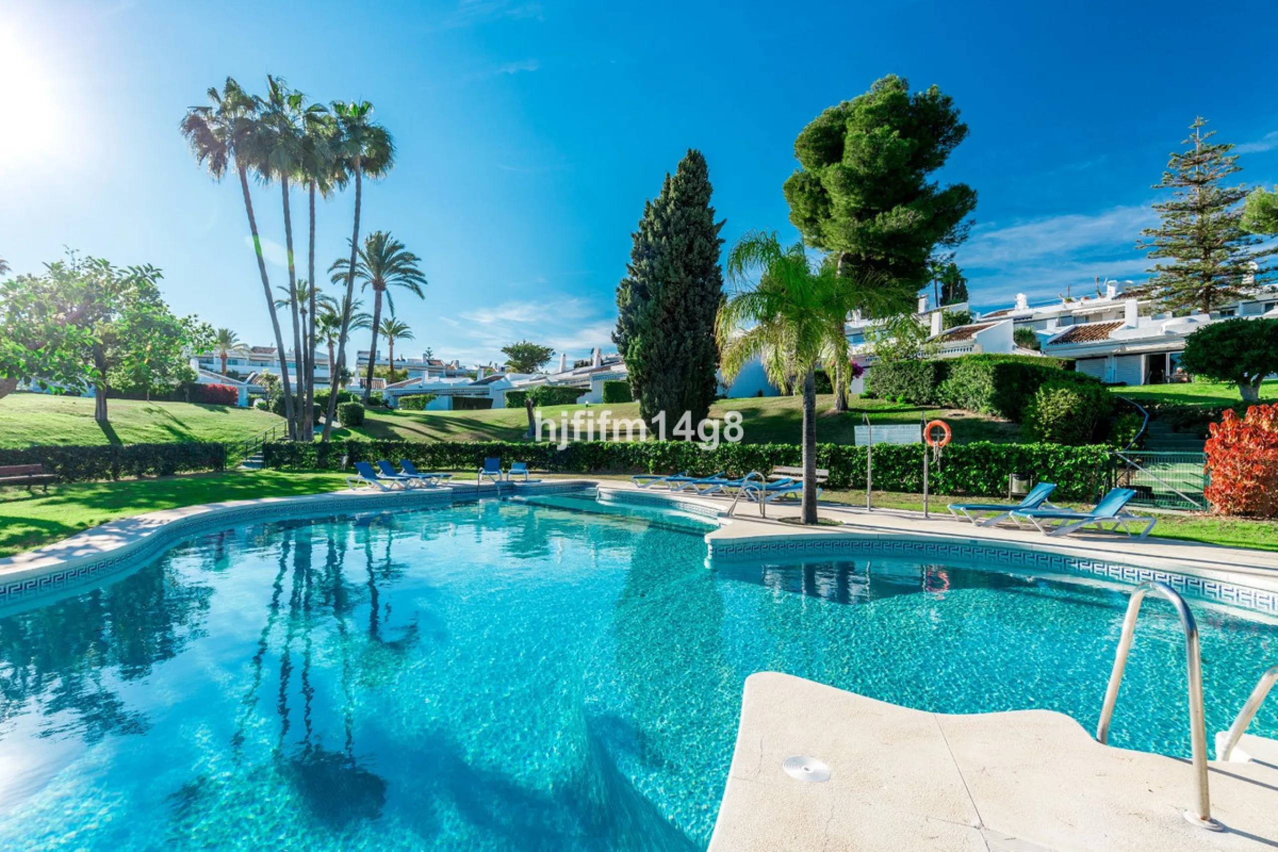 This beautifully reformed three-bedroom penthouse for sale in Los Dragos is ideally located in the sought-after Nueva Andalucia area of the Marbella area, offering an exceptional lifestyle with everyday conveniences right on the doorstep. Residents can en
