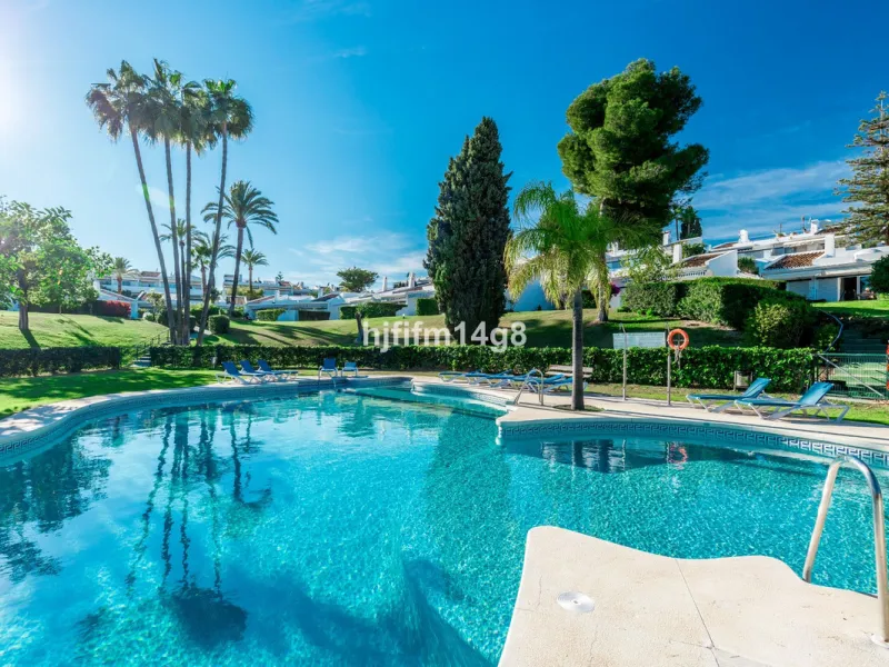 This beautifully reformed three-bedroom penthouse for sale in Los Dragos is ideally located in the sought-after Nueva Andalucia area of the Marbella area, offering an exceptional lifestyle with everyday conveniences right on the doorstep. Residents can en