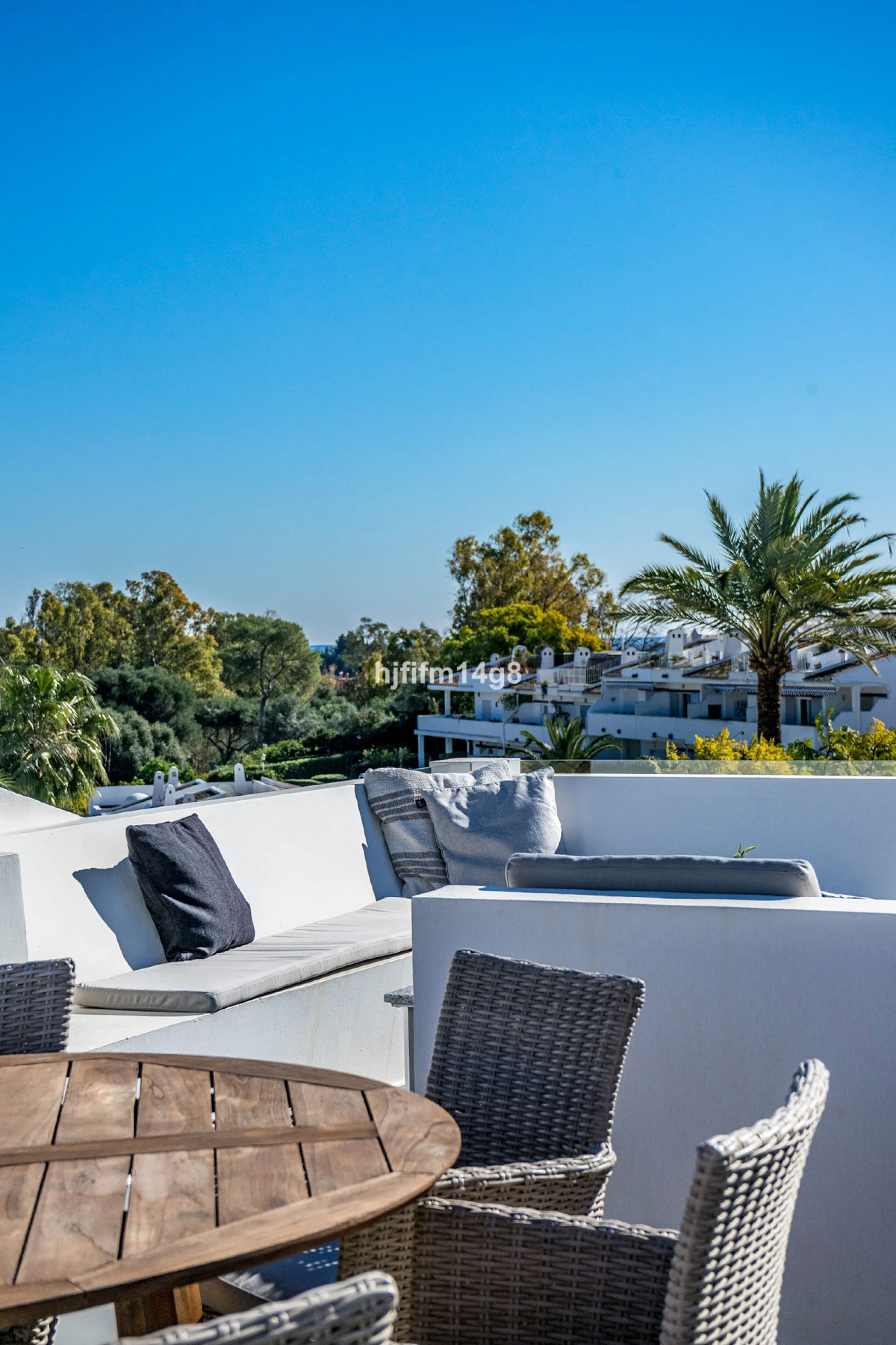 This beautifully reformed three-bedroom penthouse for sale in Los Dragos is ideally located in the sought-after Nueva Andalucia area of the Marbella area, offering an exceptional lifestyle with everyday conveniences right on the doorstep. Residents can en