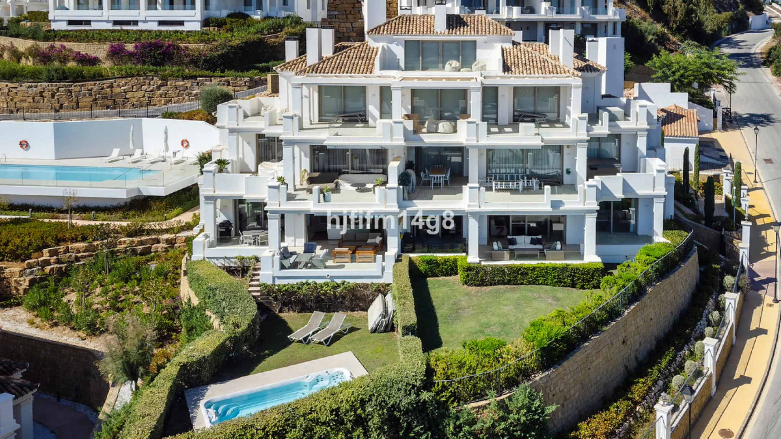 9 Lions Residences – modern luxury at its finest! The building for this development was completed in 2018, therefore the properties for sale here are contemporary and have that wow factor. This ground floor apartment is a vision of elegance and refinement