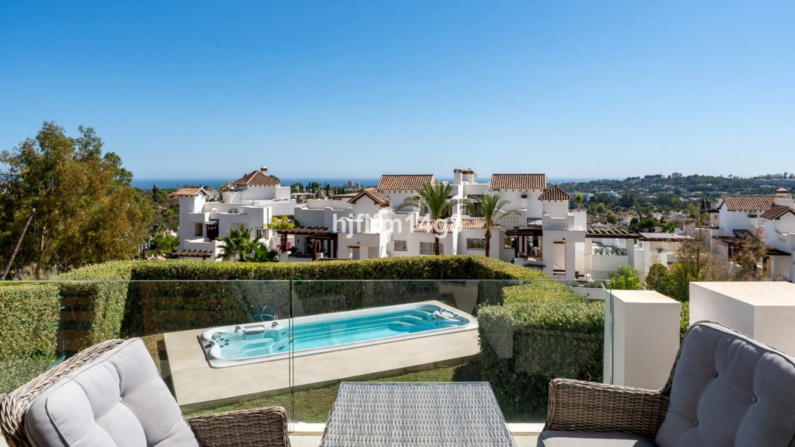 9 Lions Residences – modern luxury at its finest! The building for this development was completed in 2018, therefore the properties for sale here are contemporary and have that wow factor. This ground floor apartment is a vision of elegance and refinement
