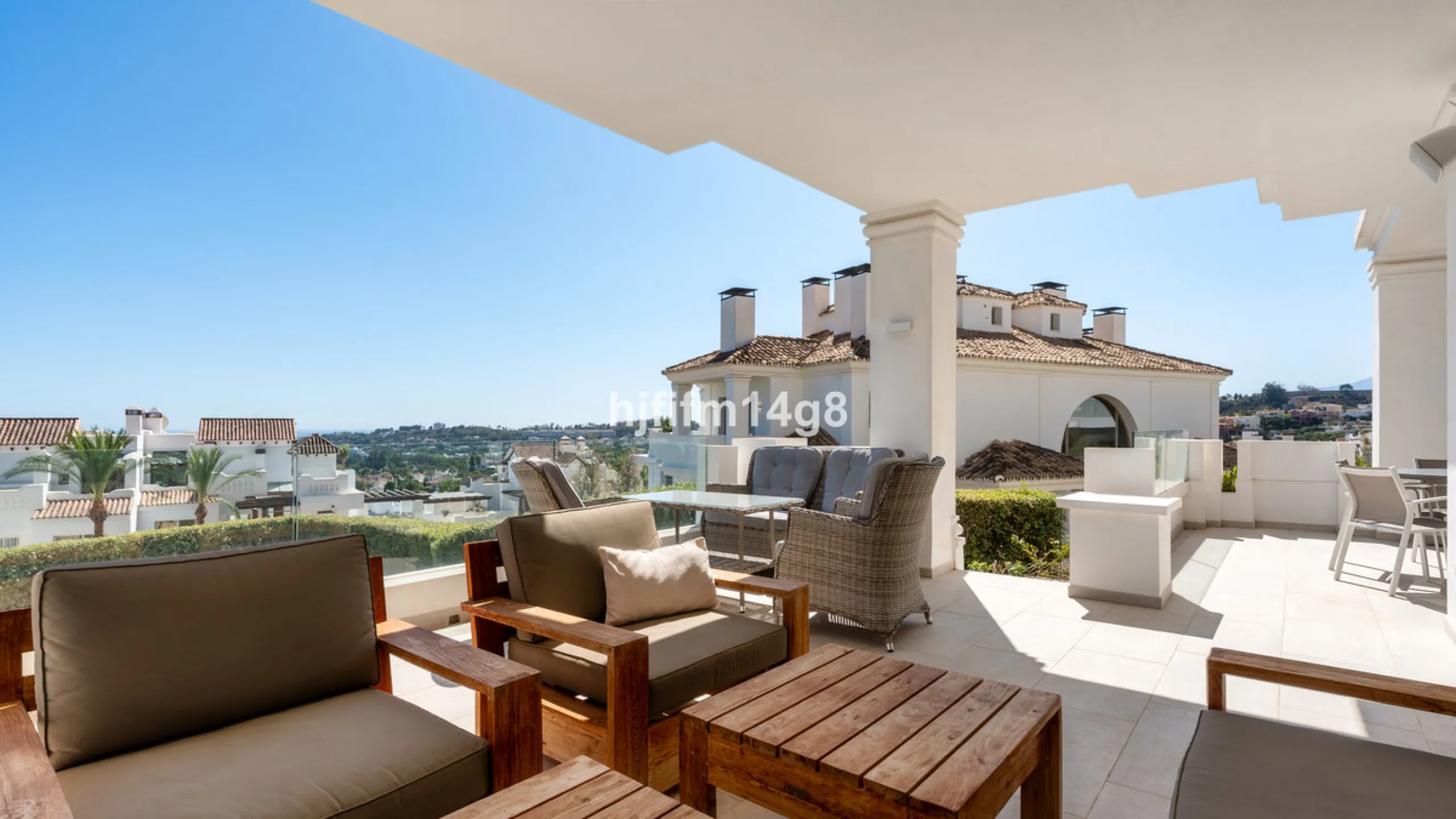 9 Lions Residences – modern luxury at its finest! The building for this development was completed in 2018, therefore the properties for sale here are contemporary and have that wow factor. This ground floor apartment is a vision of elegance and refinement
