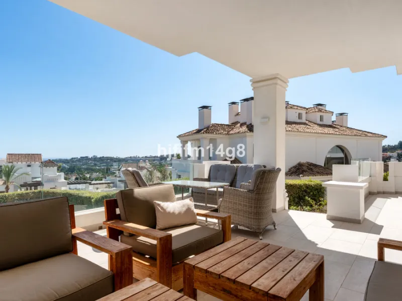 9 Lions Residences – modern luxury at its finest! The building for this development was completed in 2018, therefore the properties for sale here are contemporary and have that wow factor. This ground floor apartment is a vision of elegance and refinement