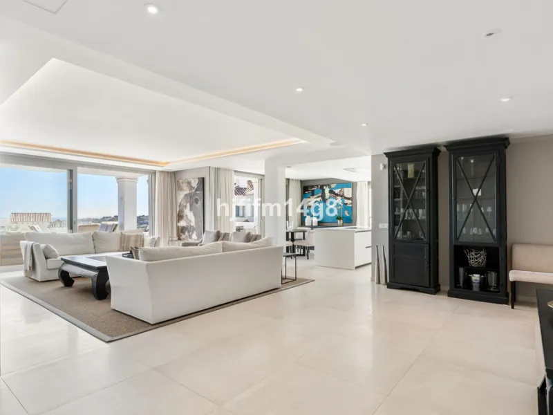 9 Lions Residences – modern luxury at its finest! The building for this development was completed in 2018, therefore the properties for sale here are contemporary and have that wow factor. This ground floor apartment is a vision of elegance and refinement