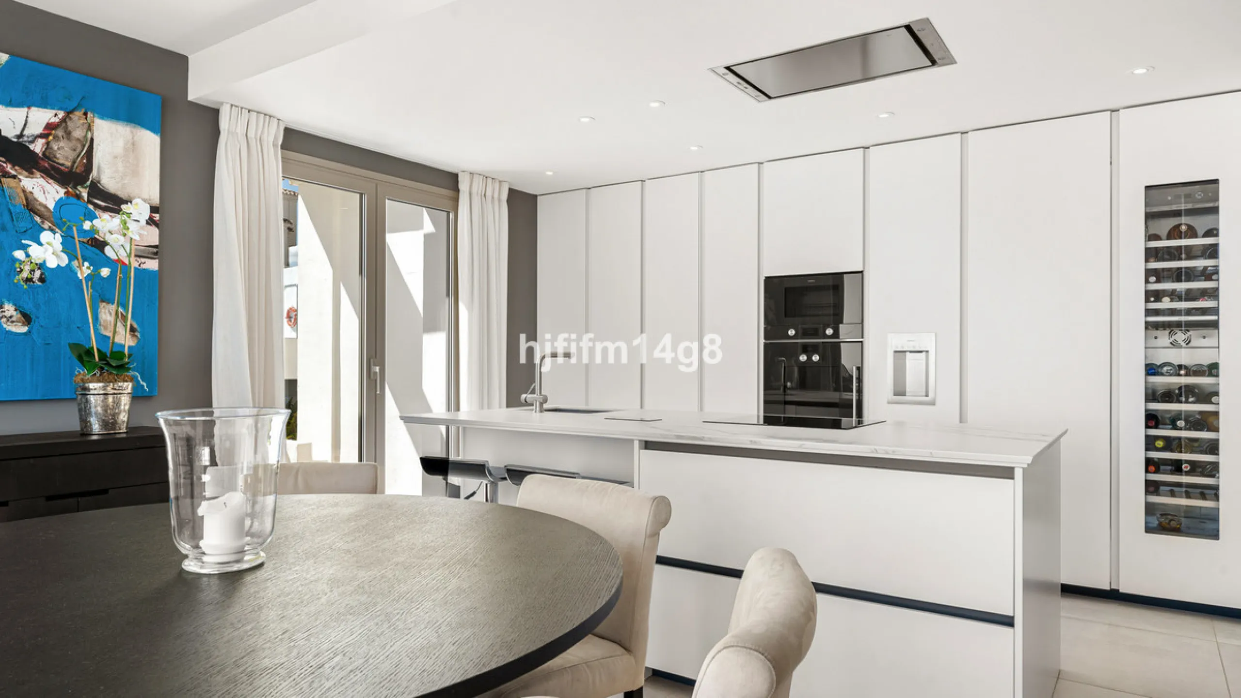 9 Lions Residences – modern luxury at its finest! The building for this development was completed in 2018, therefore the properties for sale here are contemporary and have that wow factor. This ground floor apartment is a vision of elegance and refinement