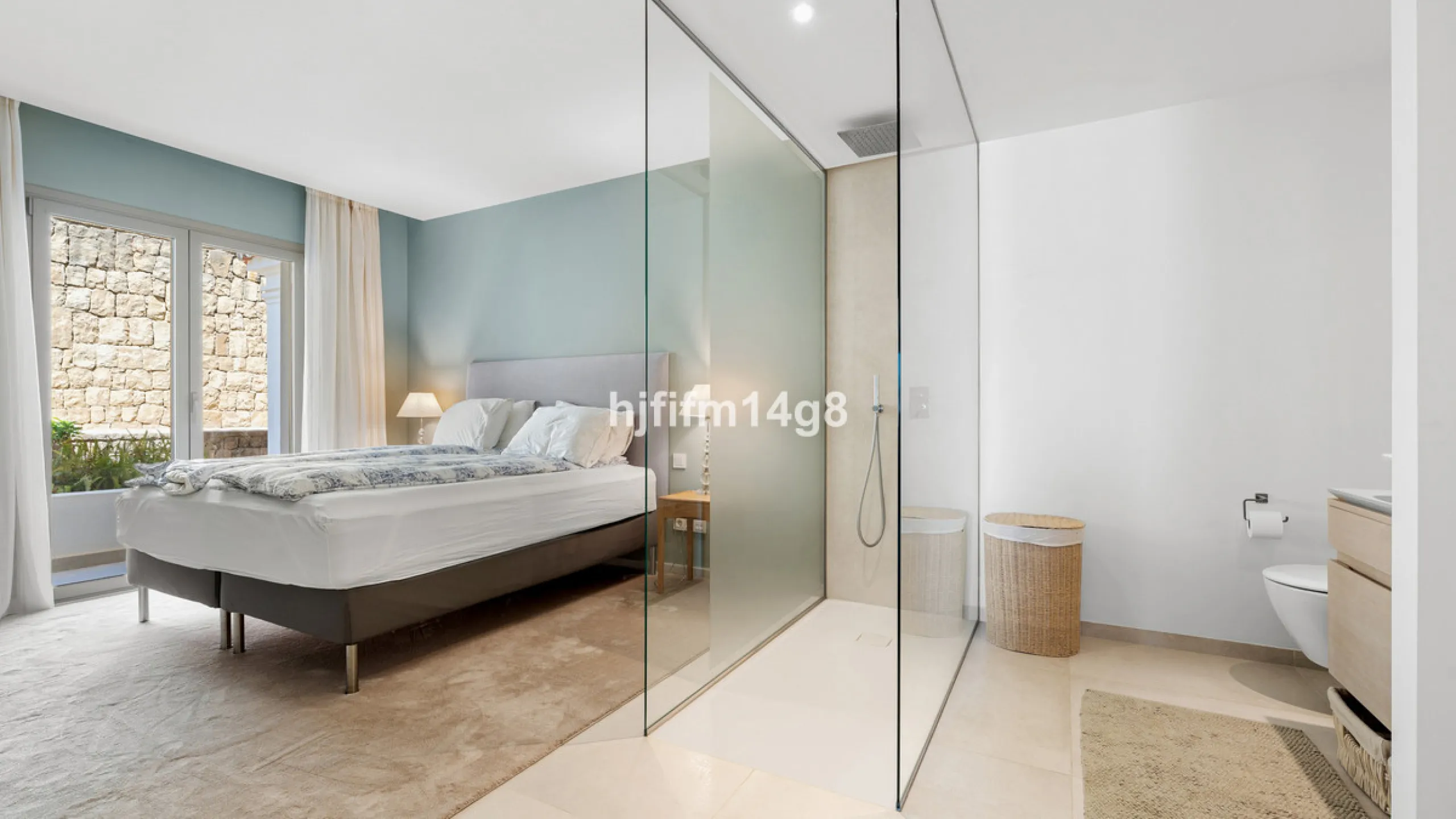 9 Lions Residences – modern luxury at its finest! The building for this development was completed in 2018, therefore the properties for sale here are contemporary and have that wow factor. This ground floor apartment is a vision of elegance and refinement