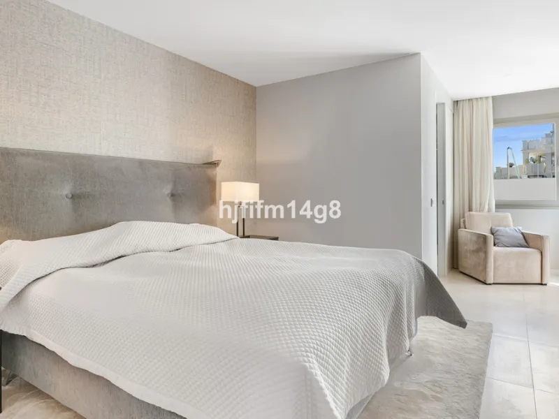 9 Lions Residences – modern luxury at its finest! The building for this development was completed in 2018, therefore the properties for sale here are contemporary and have that wow factor. This ground floor apartment is a vision of elegance and refinement