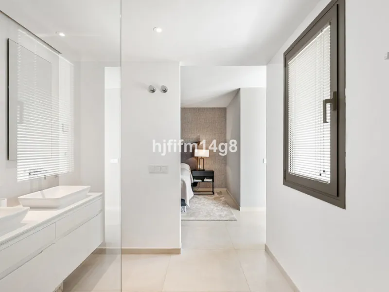 9 Lions Residences – modern luxury at its finest! The building for this development was completed in 2018, therefore the properties for sale here are contemporary and have that wow factor. This ground floor apartment is a vision of elegance and refinement