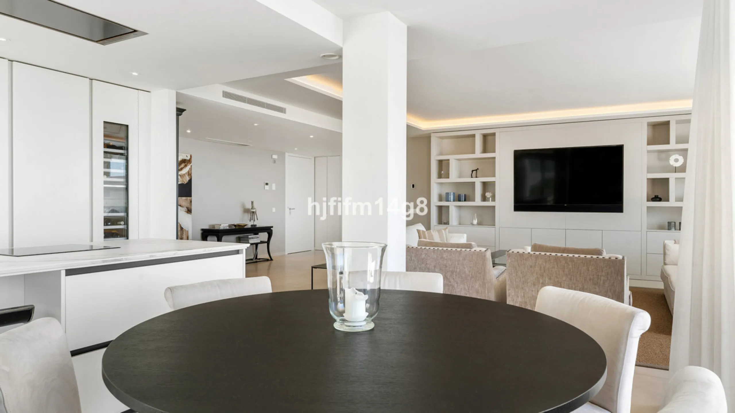 9 Lions Residences – modern luxury at its finest! The building for this development was completed in 2018, therefore the properties for sale here are contemporary and have that wow factor. This ground floor apartment is a vision of elegance and refinement