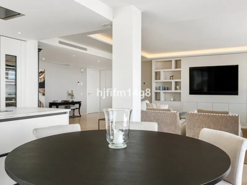 9 Lions Residences – modern luxury at its finest! The building for this development was completed in 2018, therefore the properties for sale here are contemporary and have that wow factor. This ground floor apartment is a vision of elegance and refinement