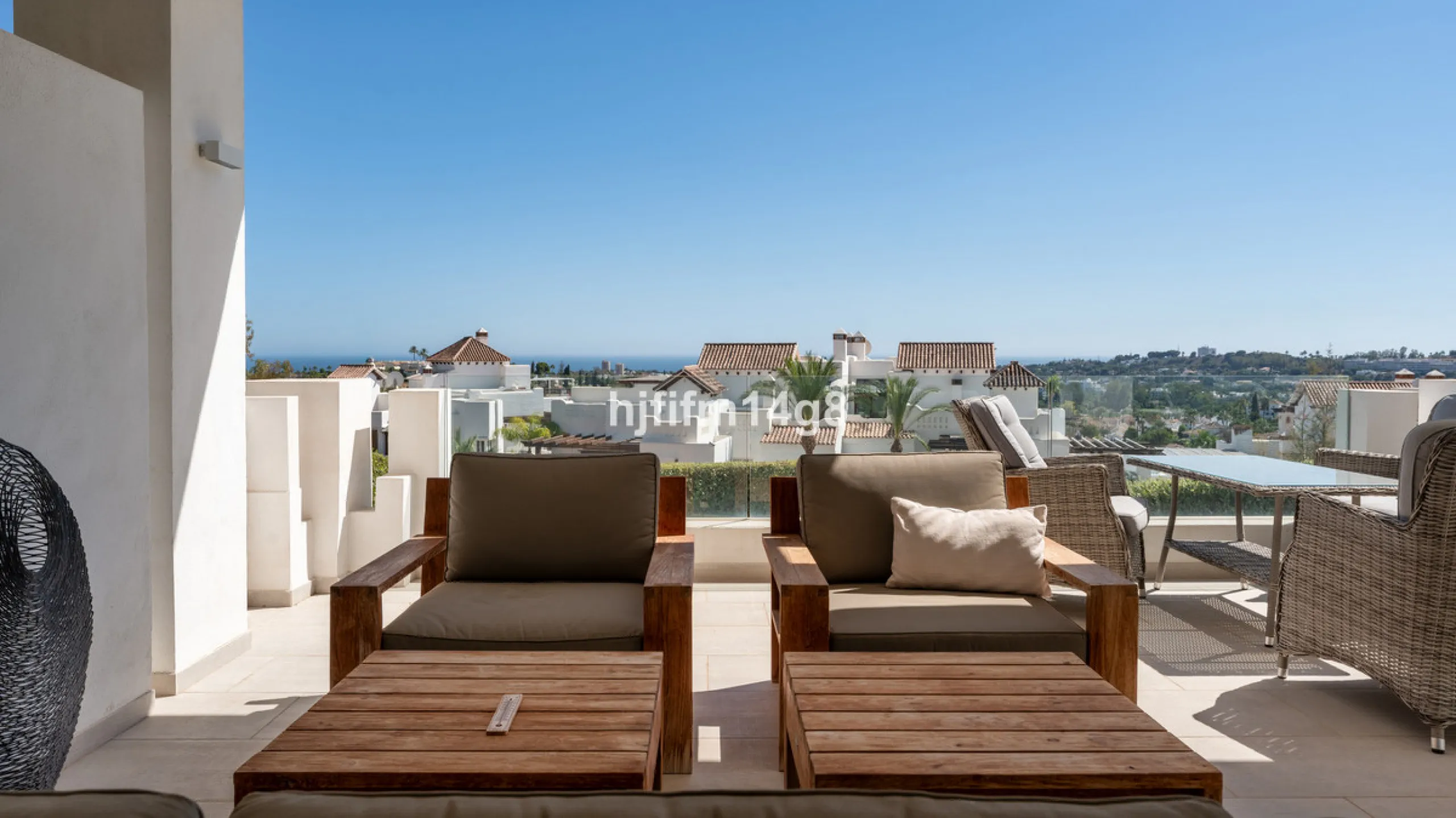 9 Lions Residences – modern luxury at its finest! The building for this development was completed in 2018, therefore the properties for sale here are contemporary and have that wow factor. This ground floor apartment is a vision of elegance and refinement