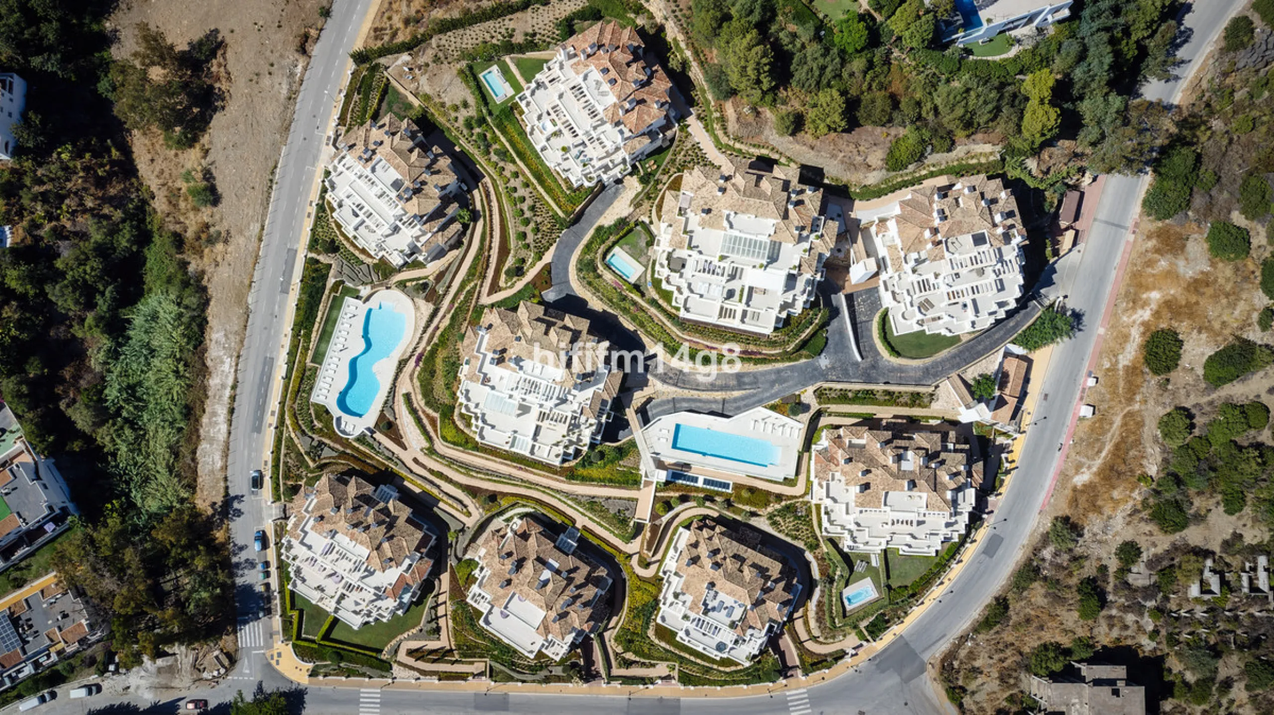 9 Lions Residences – modern luxury at its finest! The building for this development was completed in 2018, therefore the properties for sale here are contemporary and have that wow factor. This ground floor apartment is a vision of elegance and refinement