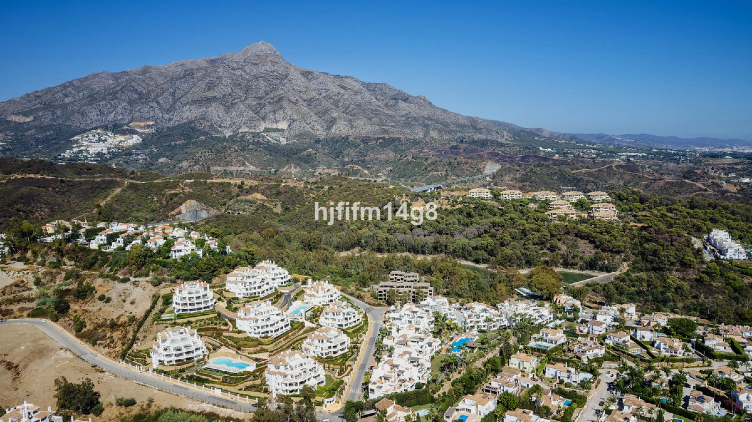 9 Lions Residences – modern luxury at its finest! The building for this development was completed in 2018, therefore the properties for sale here are contemporary and have that wow factor. This ground floor apartment is a vision of elegance and refinement