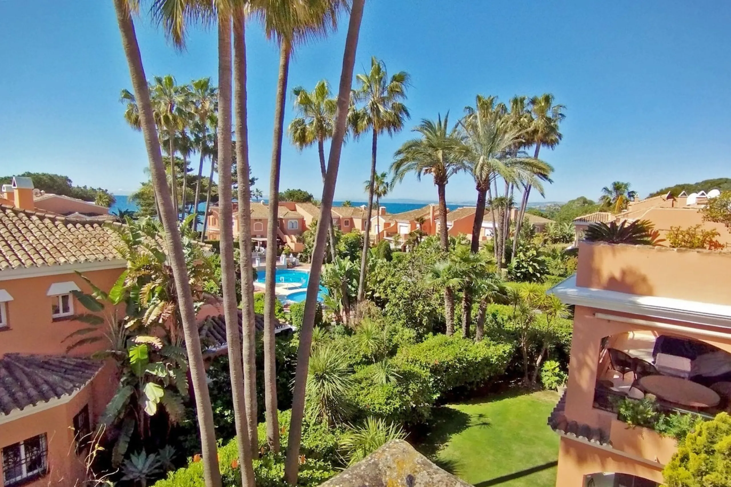 Duplex Penthouse in Venalmar: Beachside Elegance on the New Golden Mile