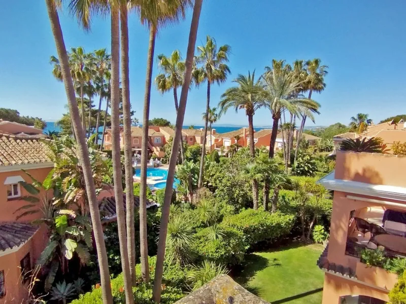 Duplex Penthouse in Venalmar: Beachside Elegance on the New Golden Mile