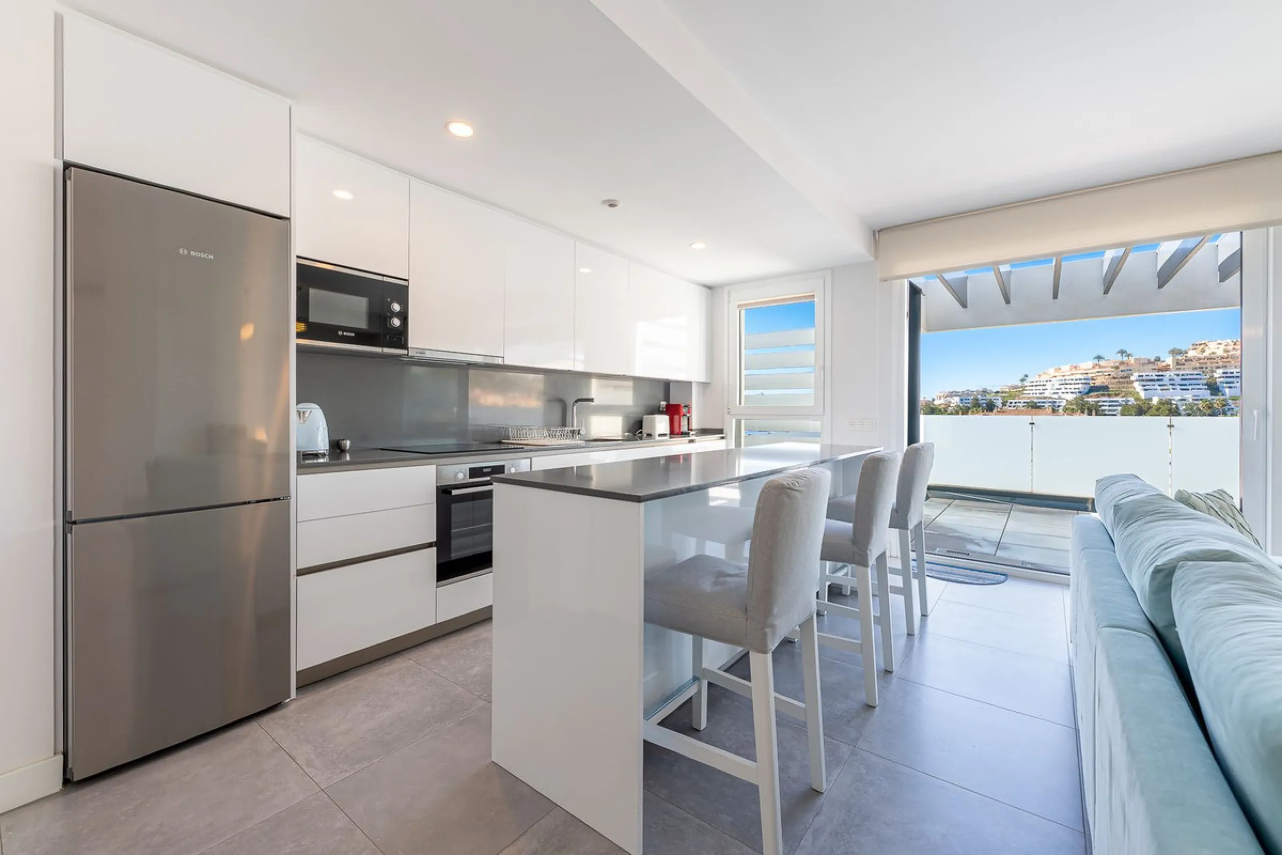 Apartment - Middle Floor Apartment в продаже в Mijas, Málaga. В доме 3 спален и 2 ванных комнат. Площадь дома 105 м²