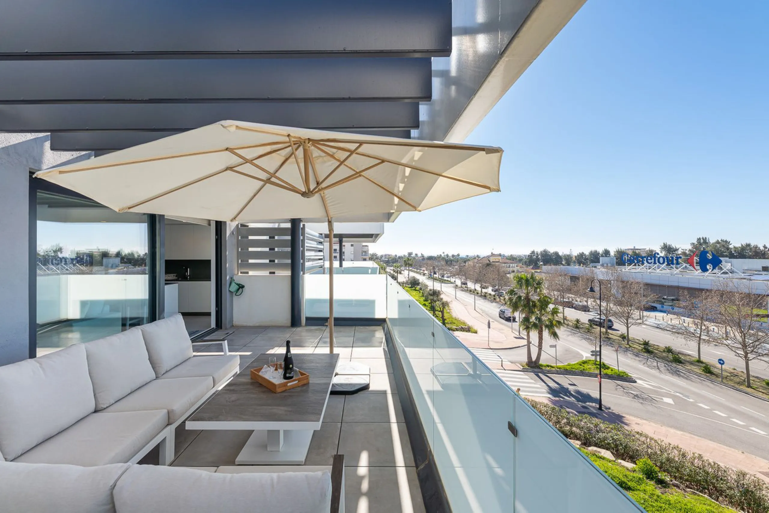 Apartment - Middle Floor Apartment в продаже в Mijas, Málaga. В доме 3 спален и 2 ванных комнат. Площадь дома 105 м²
