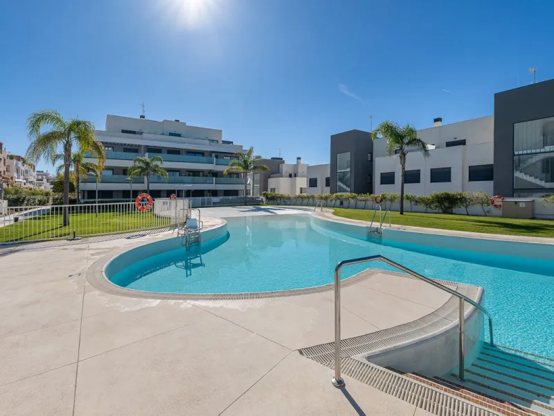 Apartment - Middle Floor Apartment в продаже в Mijas, Málaga. В доме 3 спален и 2 ванных комнат. Площадь дома 105 м²