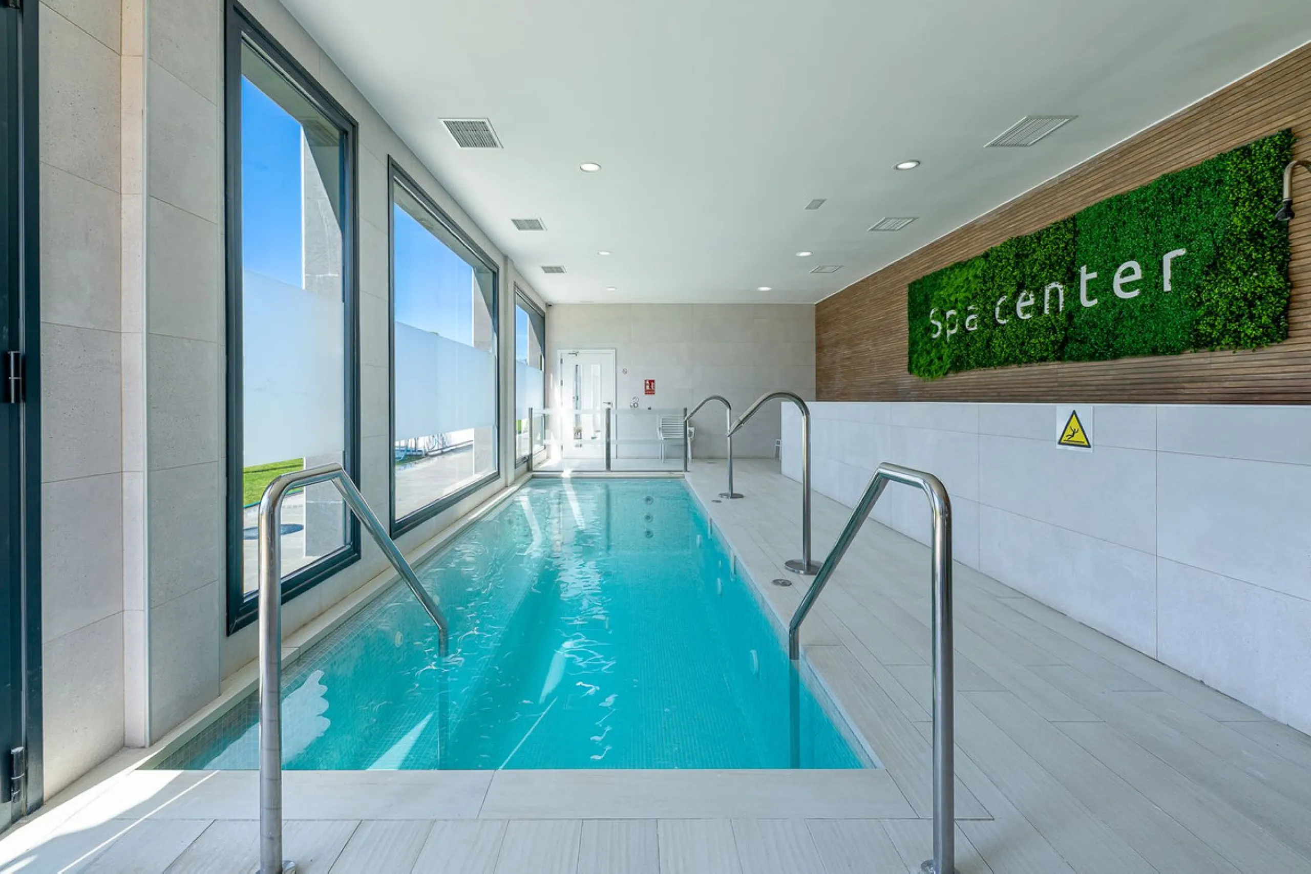 Apartment - Middle Floor Apartment в продаже в Mijas, Málaga. В доме 3 спален и 2 ванных комнат. Площадь дома 105 м²
