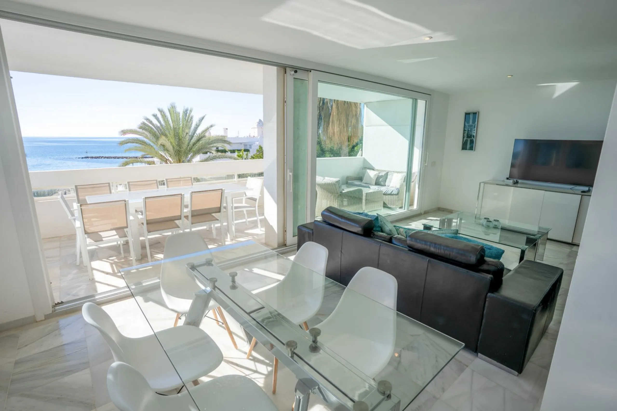 EXCLUSIVE LISTING