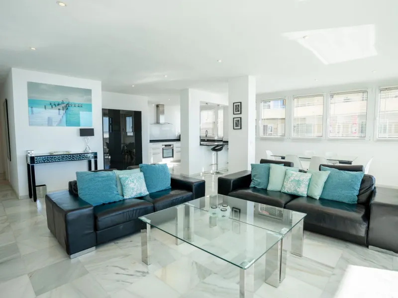 EXCLUSIVE LISTING