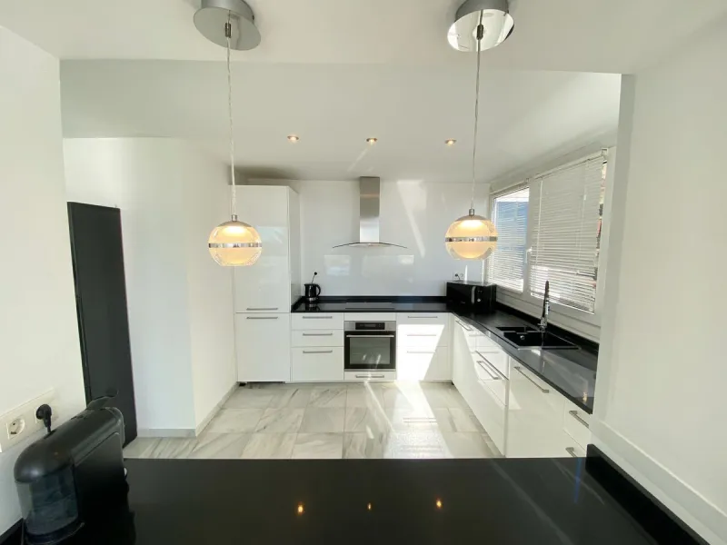 EXCLUSIVE LISTING
