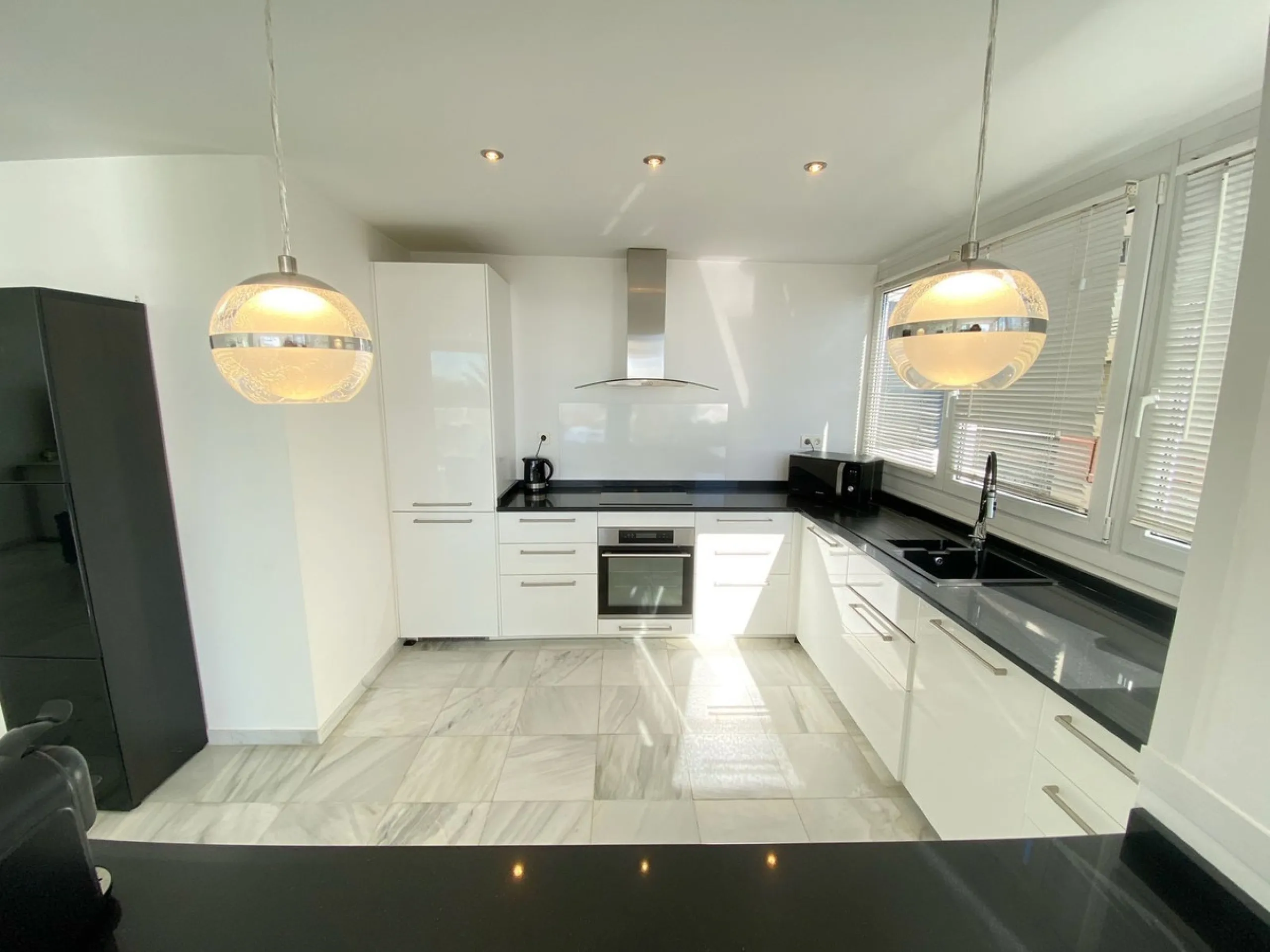 EXCLUSIVE LISTING