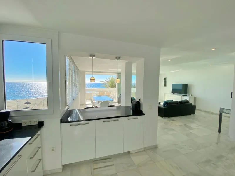 EXCLUSIVE LISTING
