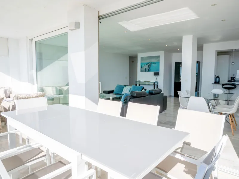EXCLUSIVE LISTING