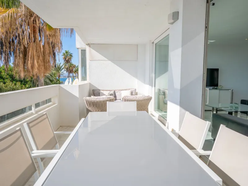 EXCLUSIVE LISTING