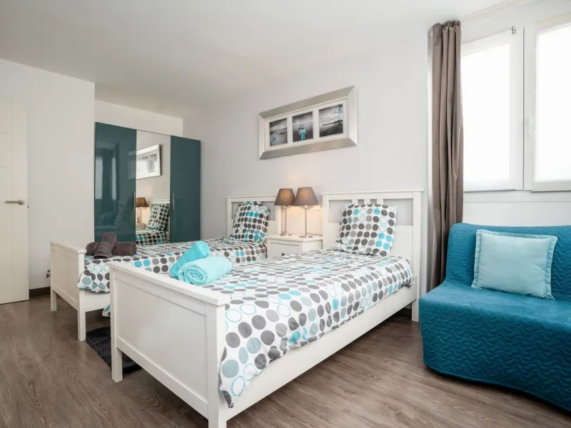 EXCLUSIVE LISTING