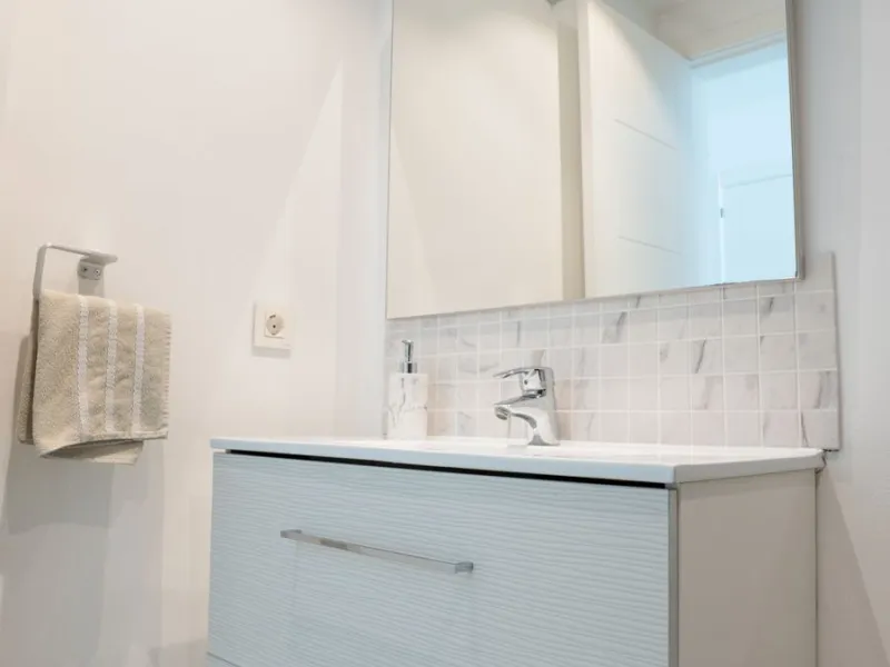 EXCLUSIVE LISTING