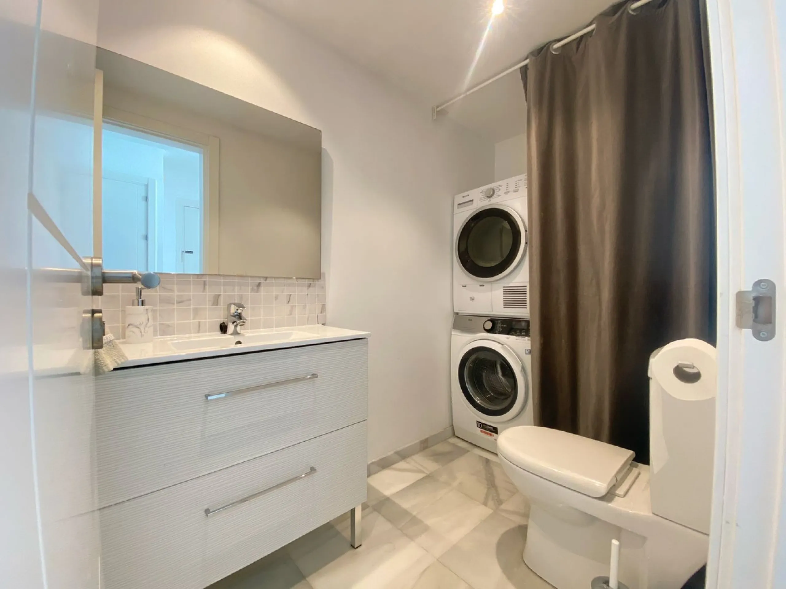 EXCLUSIVE LISTING