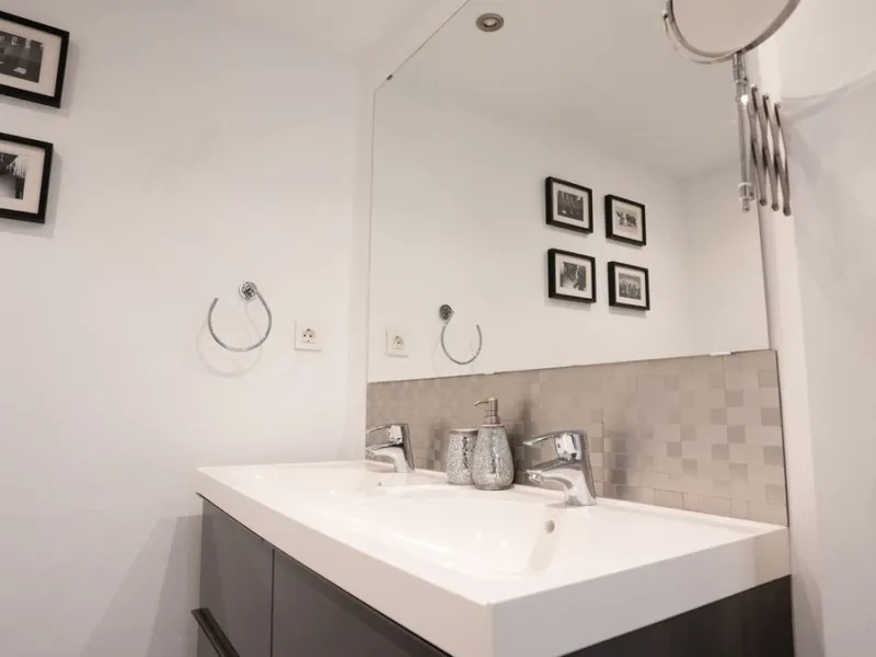 EXCLUSIVE LISTING
