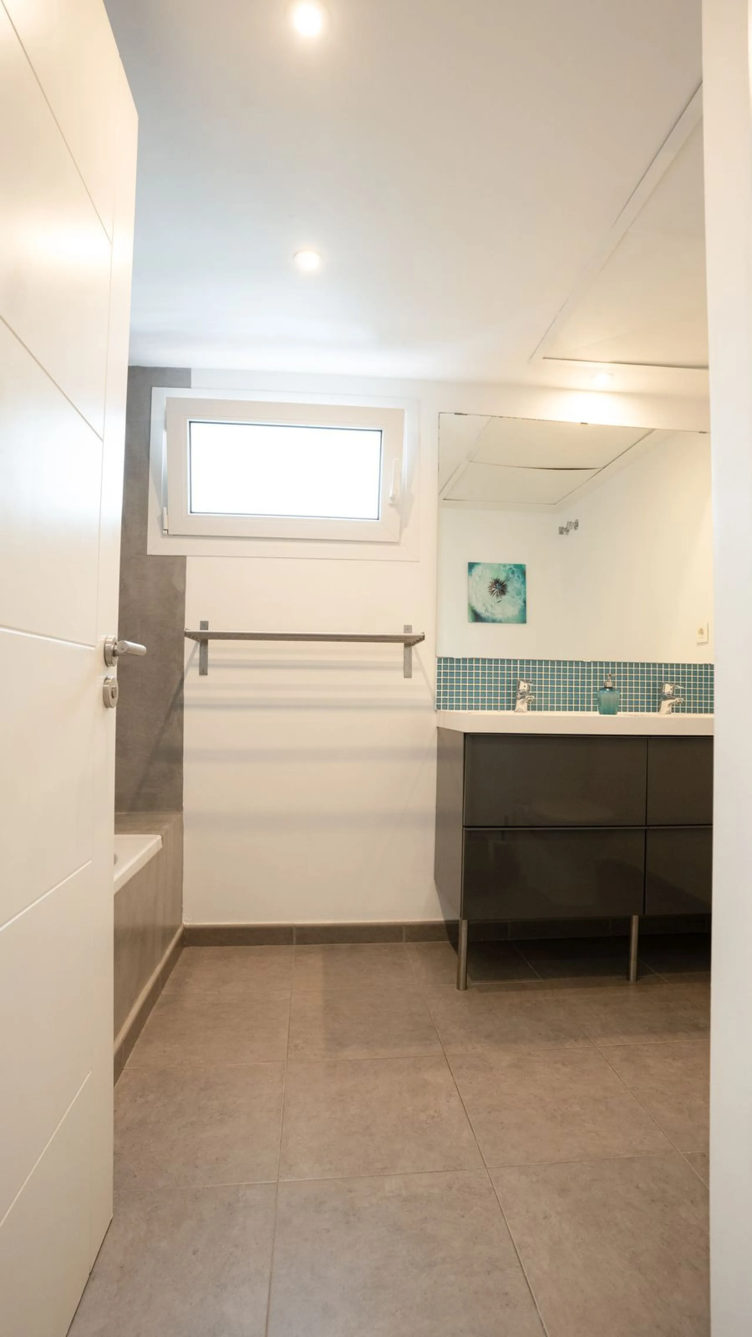 EXCLUSIVE LISTING