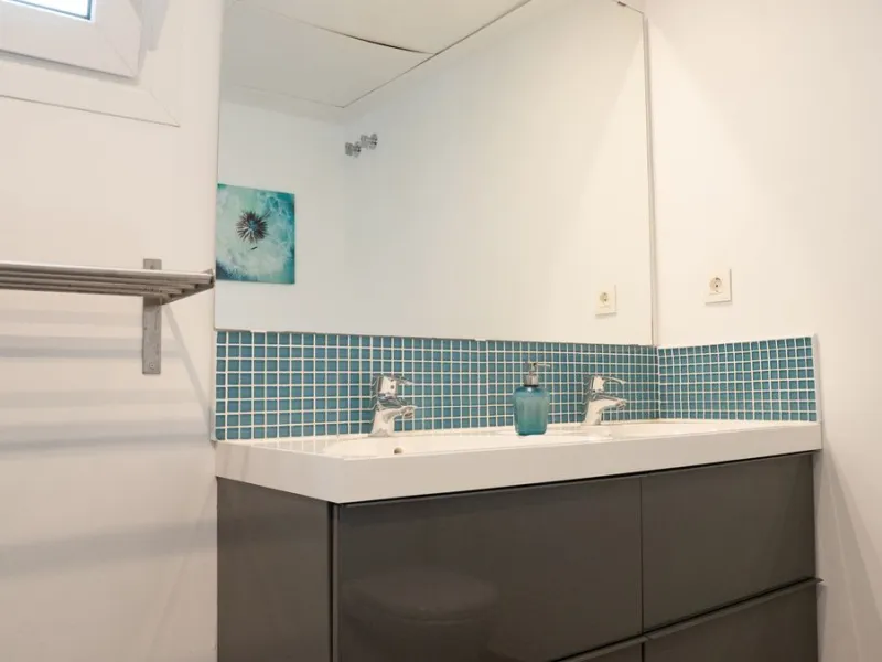 EXCLUSIVE LISTING