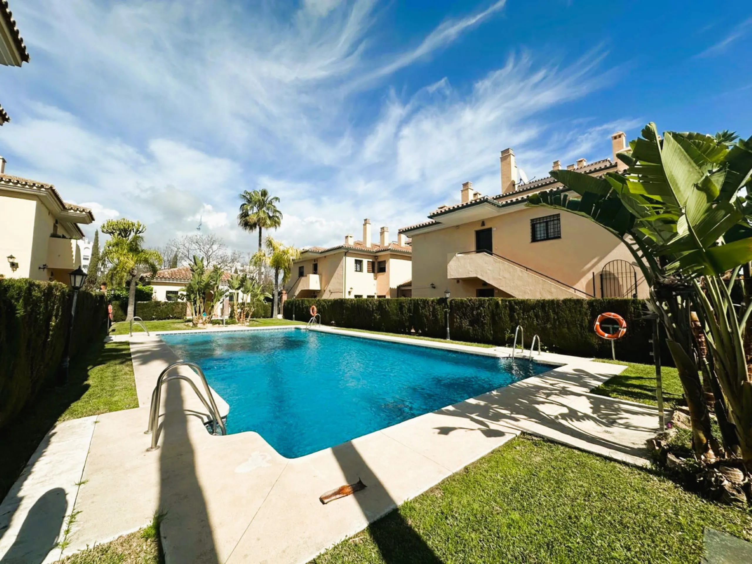 This elegant ground floor apartment is situated in the highly sought-after beachside area of San Pedro de Alcantara. Ideally located just moments away from a variety of local amenities, schools and restaurants, this property offers both convenience and co