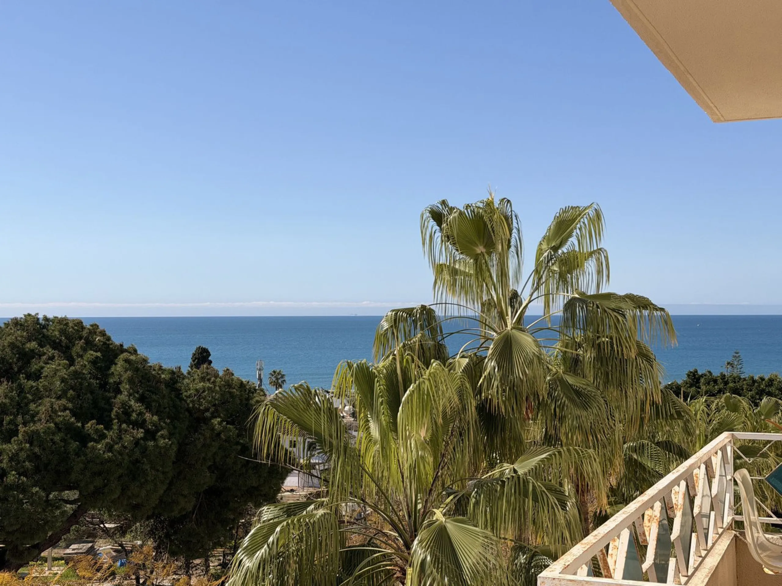 Apartment - Middle Floor Apartment в продаже в Marbella, Málaga. В доме 2 спален и 2 ванных комнат. Площадь дома 99 м²