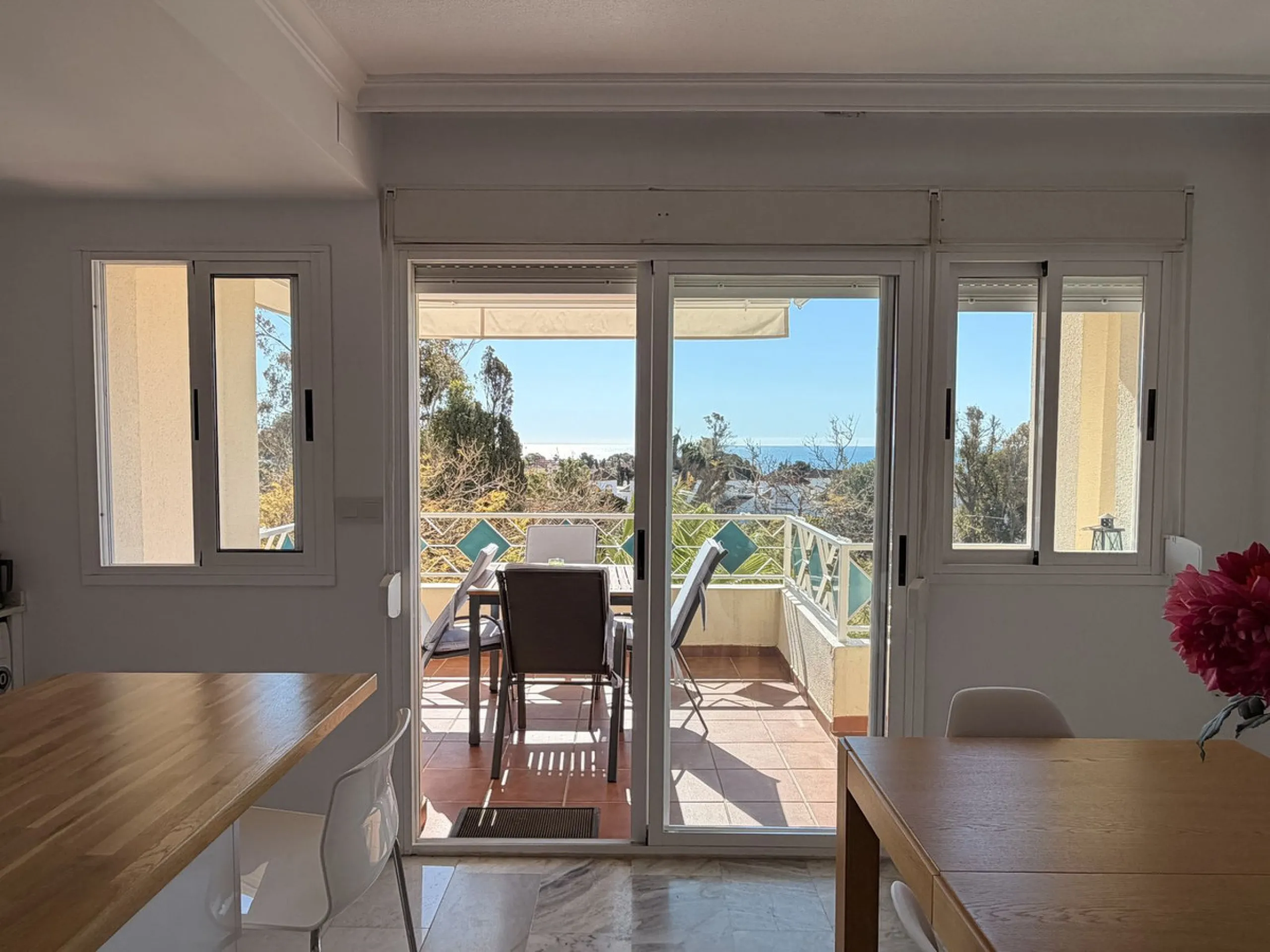 Apartment - Middle Floor Apartment в продаже в Marbella, Málaga. В доме 2 спален и 2 ванных комнат. Площадь дома 99 м²
