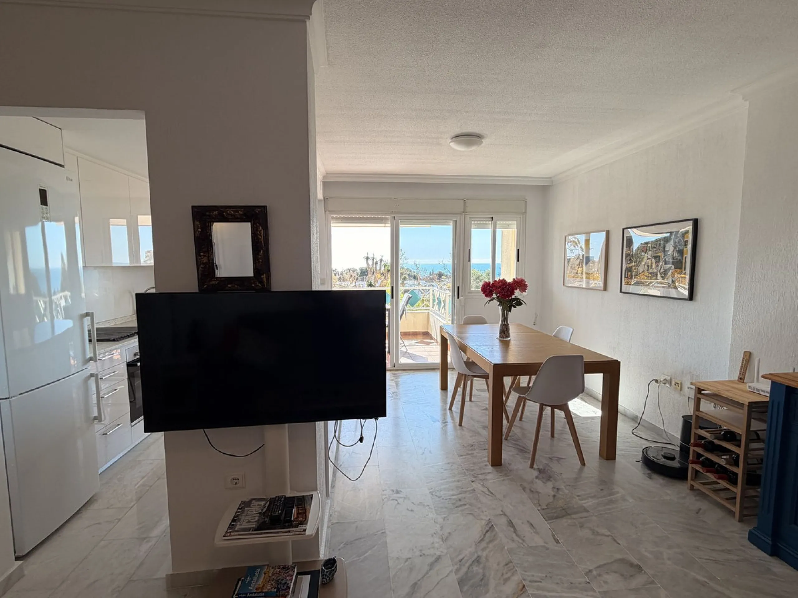 Apartment - Middle Floor Apartment в продаже в Marbella, Málaga. В доме 2 спален и 2 ванных комнат. Площадь дома 99 м²