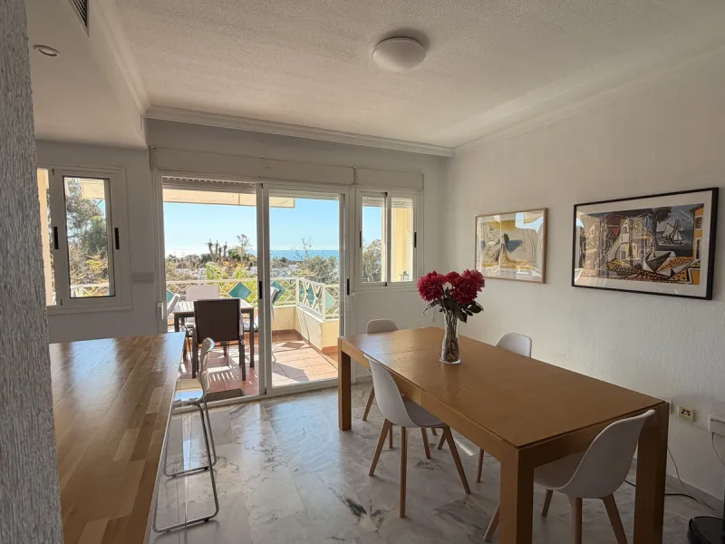 Apartment - Middle Floor Apartment в продаже в Marbella, Málaga. В доме 2 спален и 2 ванных комнат. Площадь дома 99 м²