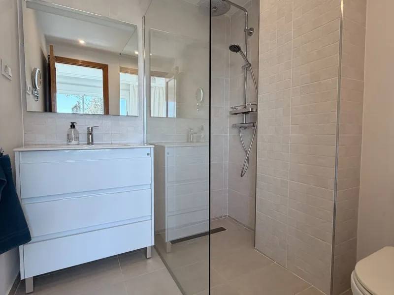 Apartment - Middle Floor Apartment в продаже в Marbella, Málaga. В доме 2 спален и 2 ванных комнат. Площадь дома 99 м²