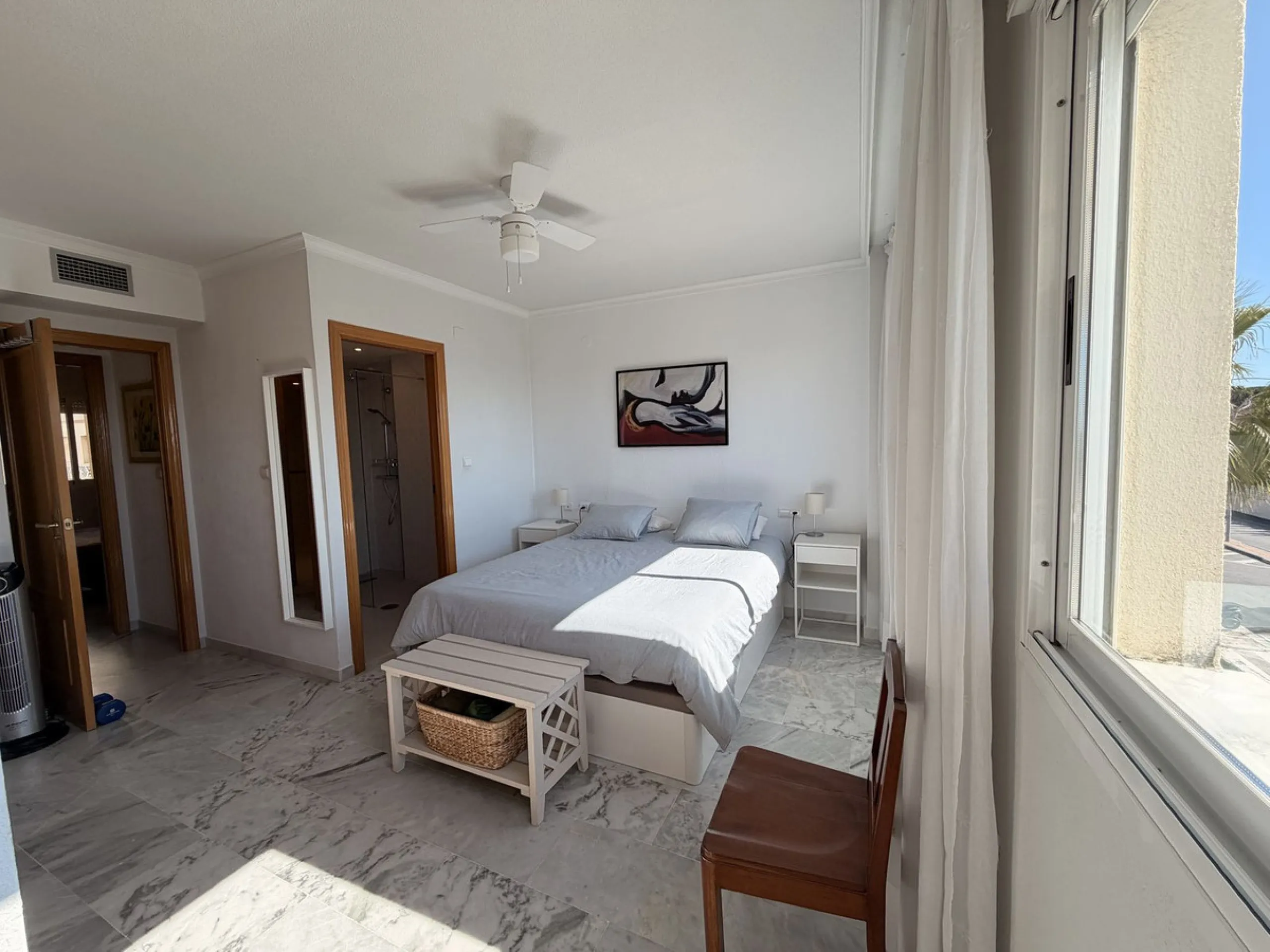 Apartment - Middle Floor Apartment в продаже в Marbella, Málaga. В доме 2 спален и 2 ванных комнат. Площадь дома 99 м²