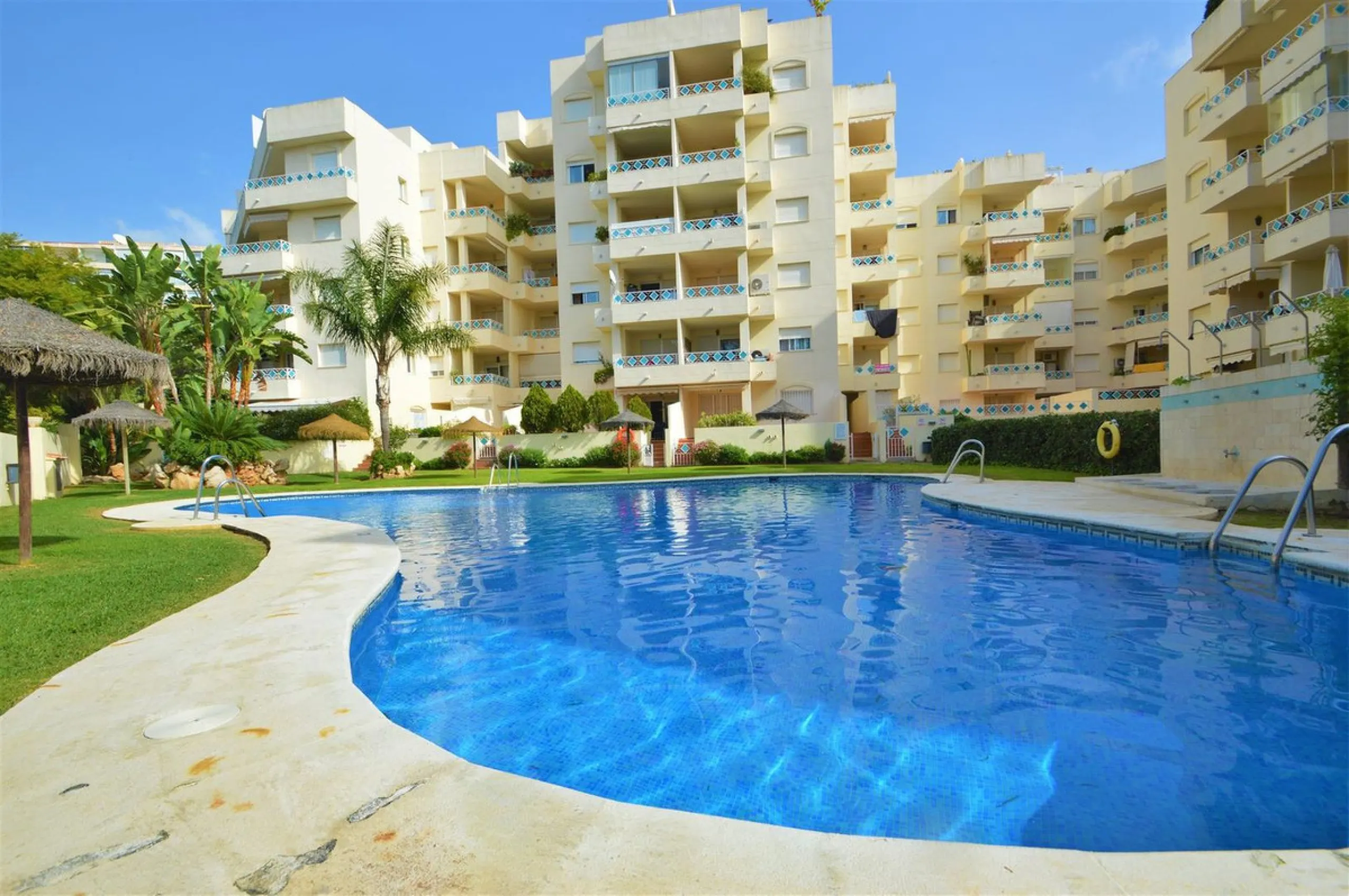 Apartment - Middle Floor Apartment в продаже в Marbella, Málaga. В доме 2 спален и 2 ванных комнат. Площадь дома 99 м²