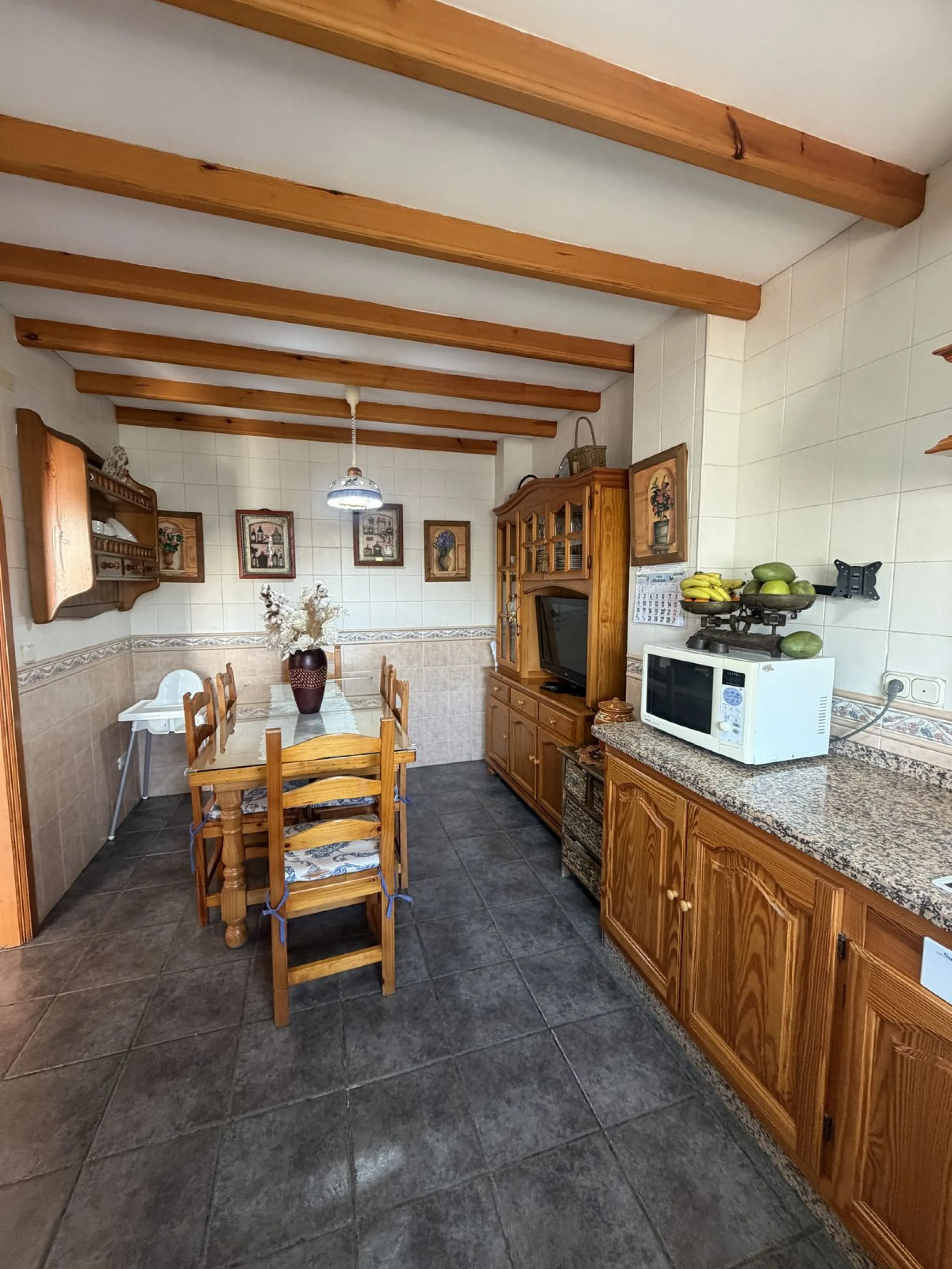 Beautiful and charming townhouse in one of the most desirable areas of Estepona town center.