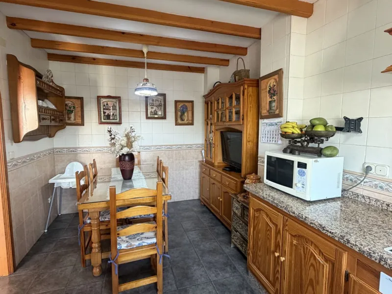 Beautiful and charming townhouse in one of the most desirable areas of Estepona town center.