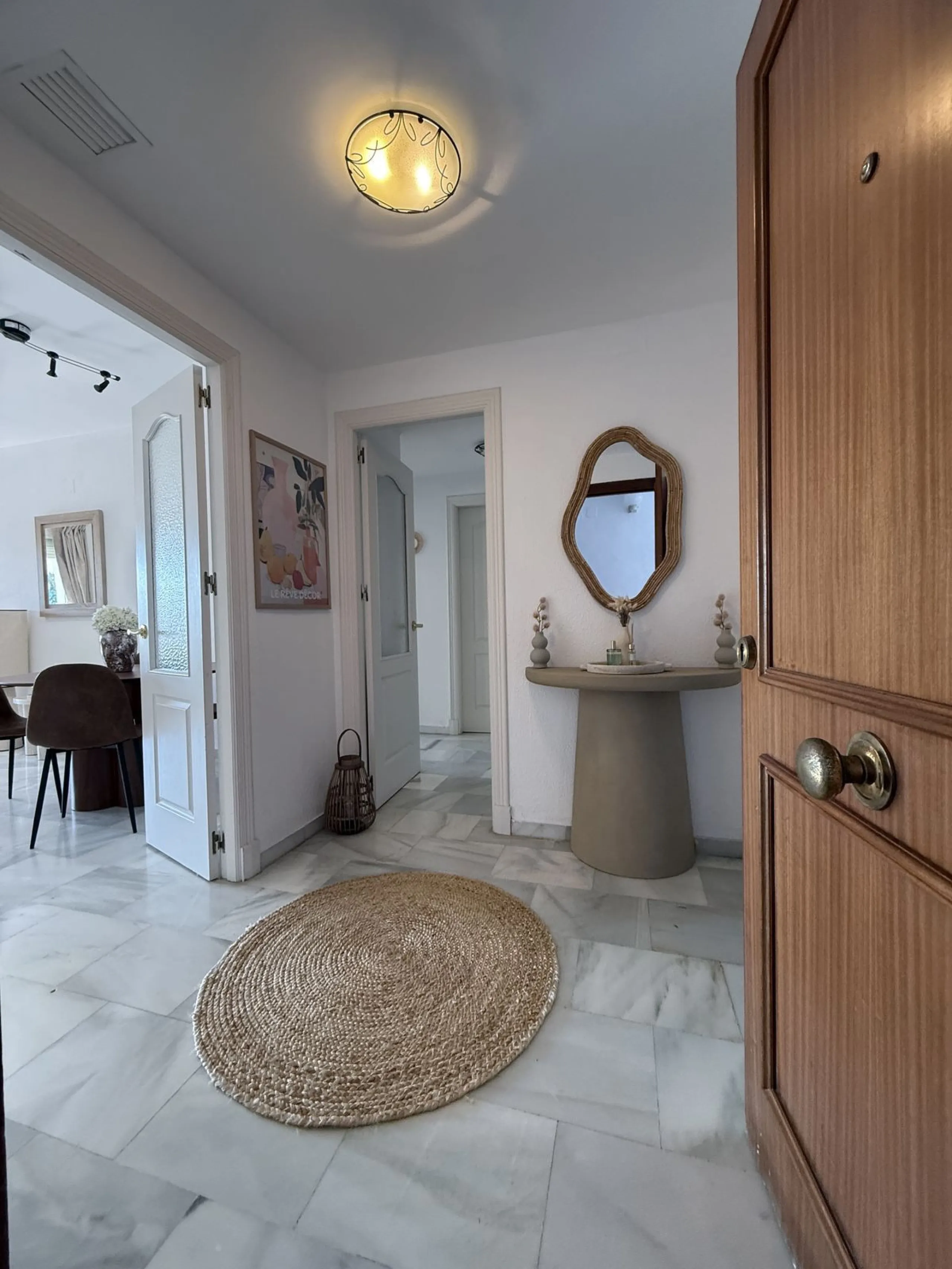 South-Facing Garden Apartment in Prime El Paraíso – Walk to School, Shops, Golf & Beach